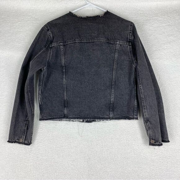 Levi's Jacket Womens M‎ Black Denim Cropped Trucker Raw Edges Collarless Fade - Picture 12 of 16